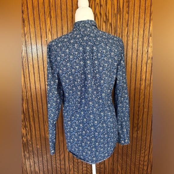 Tommy Hilfiger Women's button up collared Blue Blouse size medium - Picture 4 of 10